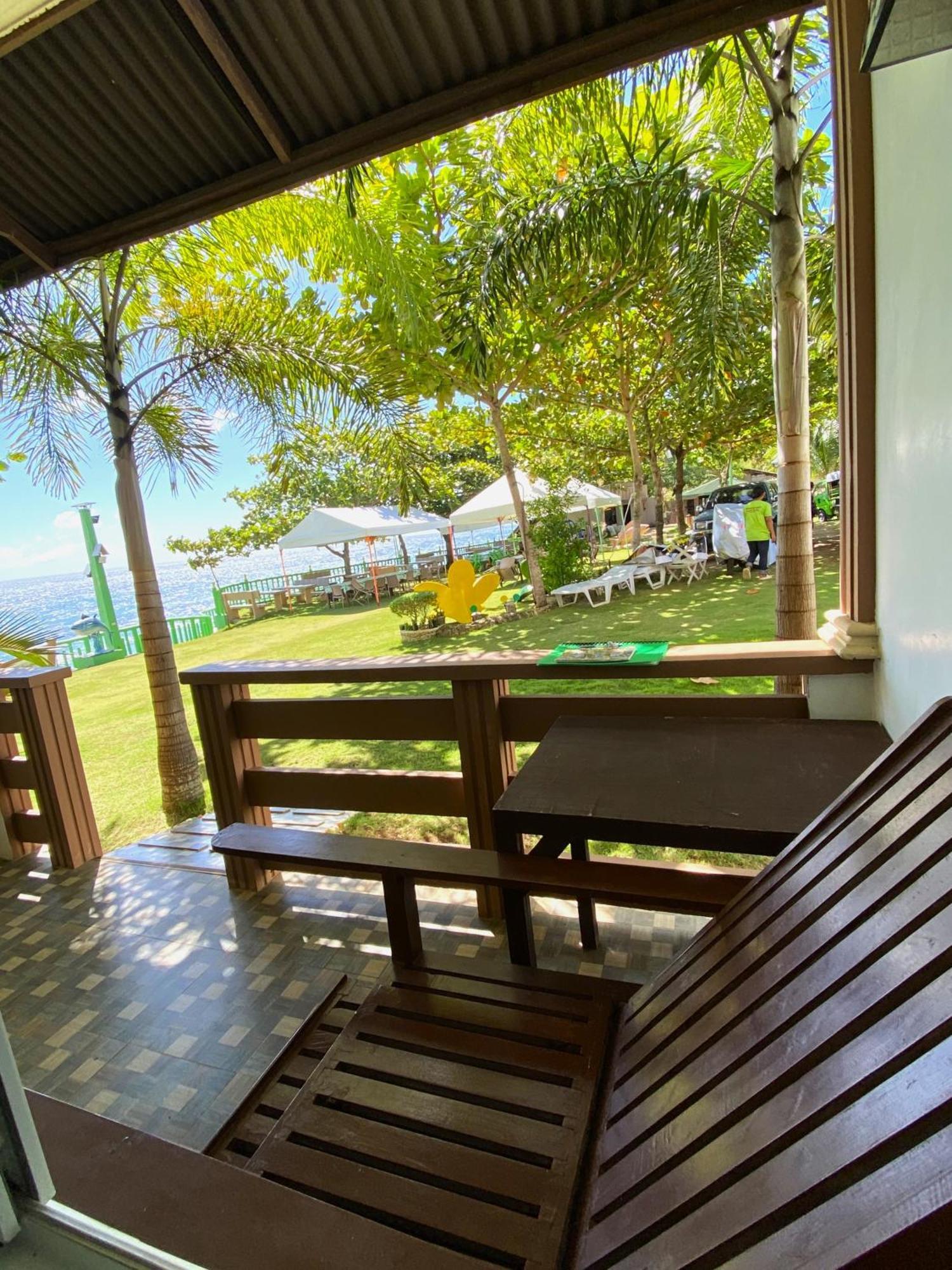 Oceanfront Beach Resort Siquijor Eksteriør billede